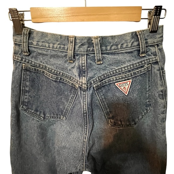 VINTAGE GUESS 90S HIGH RISE MOM JEANS LIGHT BLUE TRIANGLE LOGO ANKLE ZIPPERS - Picture 9 of 13